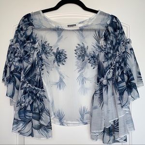 Flowy & sheer crop floral top